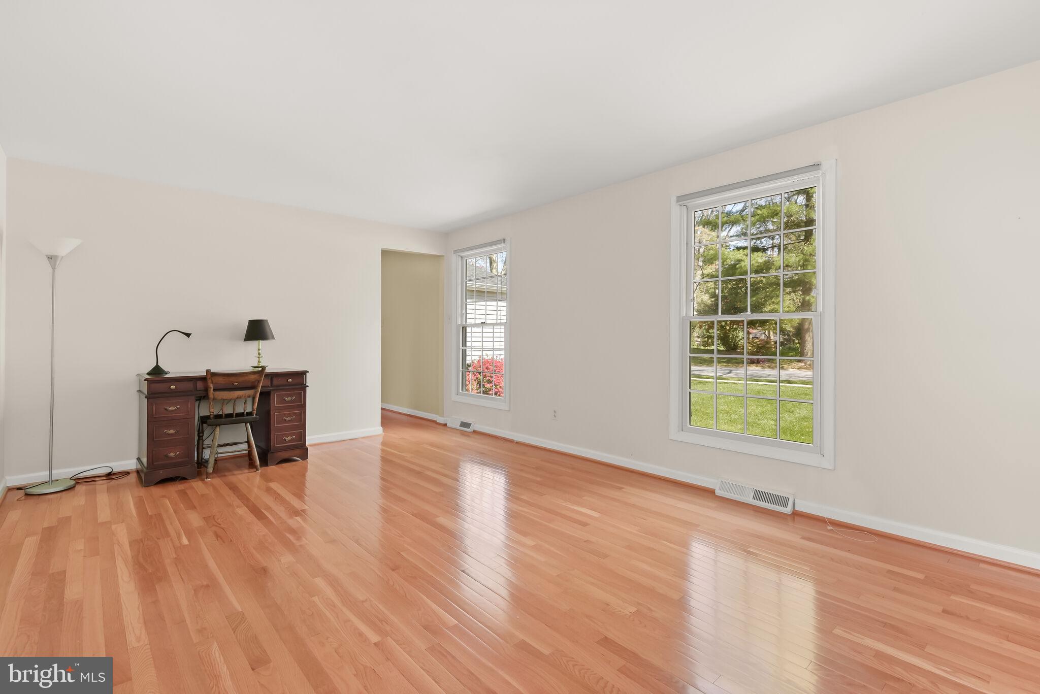 5126 Rondel Place Columbia, MD 21044 - Photo 6 of 42 Living Room