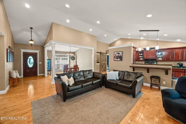 $442,500 | 520 East Deer Creek Drive, Crossville, TN 38571