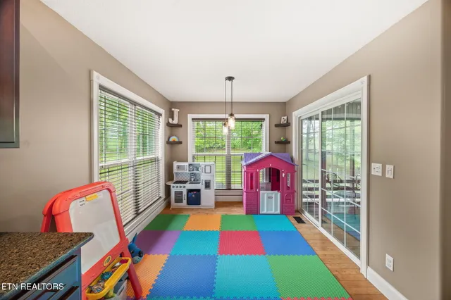 $442,500 | 520 East Deer Creek Drive, Crossville, TN 38571