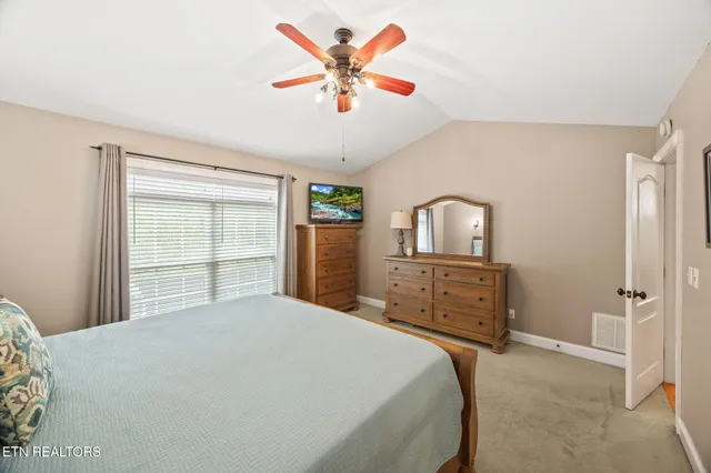 $442,500 | 520 East Deer Creek Drive, Crossville, TN 38571