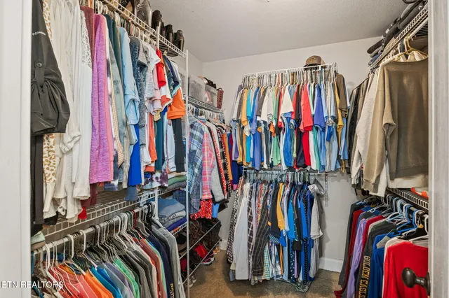 $442,500 | 520 East Deer Creek Drive, Crossville, TN 38571