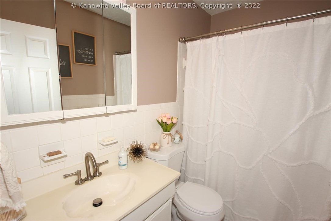 369 Eureka Road Charleston, WV 25314 - Photo 16 of 43 Gallery Image 16