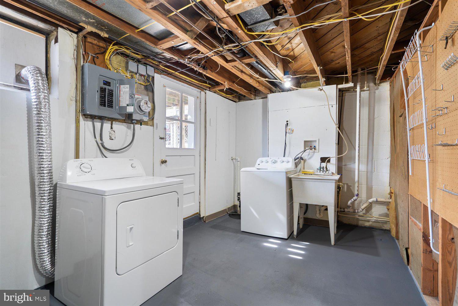 933 Middlesex Road Baltimore, MD 21221 - Photo 25 of 38