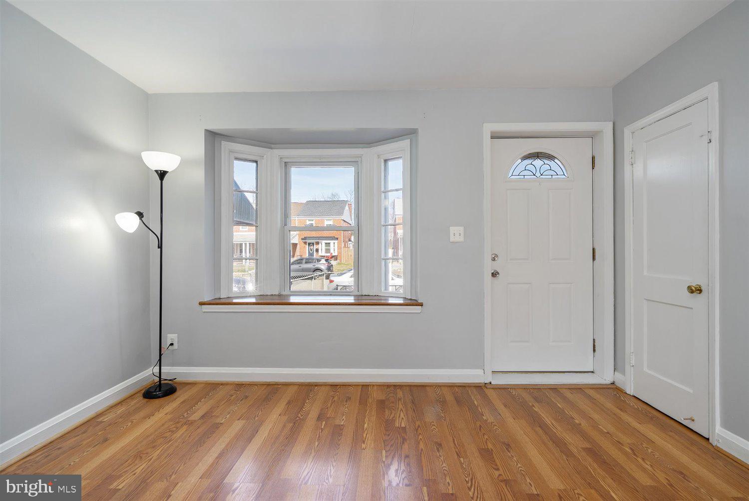 933 Middlesex Road Baltimore, MD 21221 - Photo 4 of 38