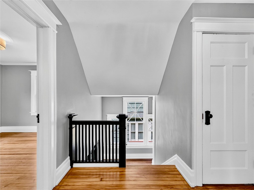 132 Mulberry Street Rochester, NY 14620 - Photo 15 of 50 2nd floor hallway