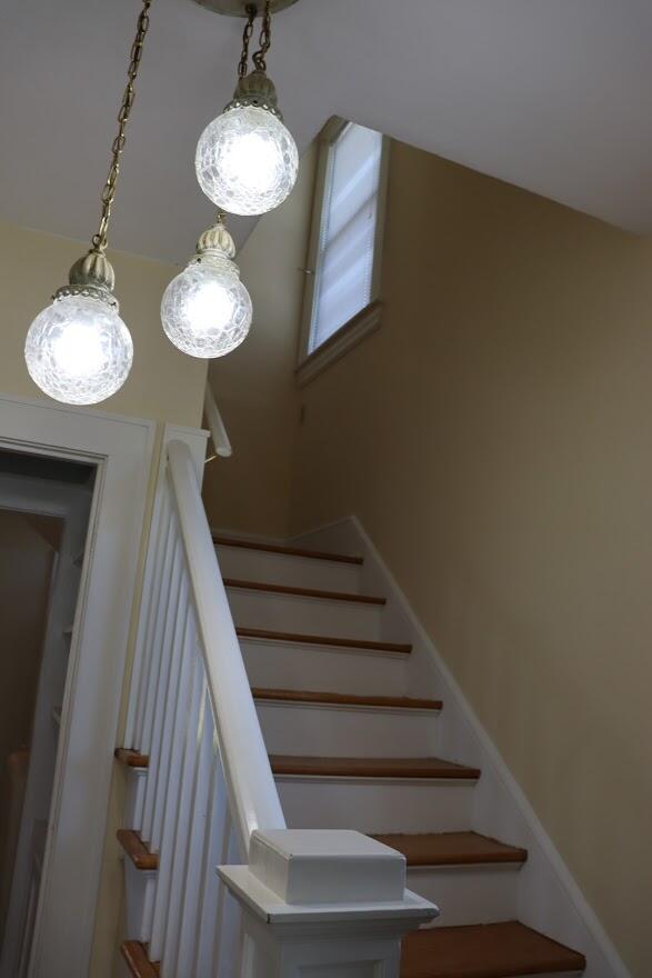 7760 Williamson Road Roanoke, VA 24019 - Photo 10 of 16 a view of entryway and hall with wooden floor
