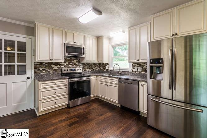 408 Smith Hines Road Greenville, SC 29607 - Photo 10 of 36 Gallery Image 10