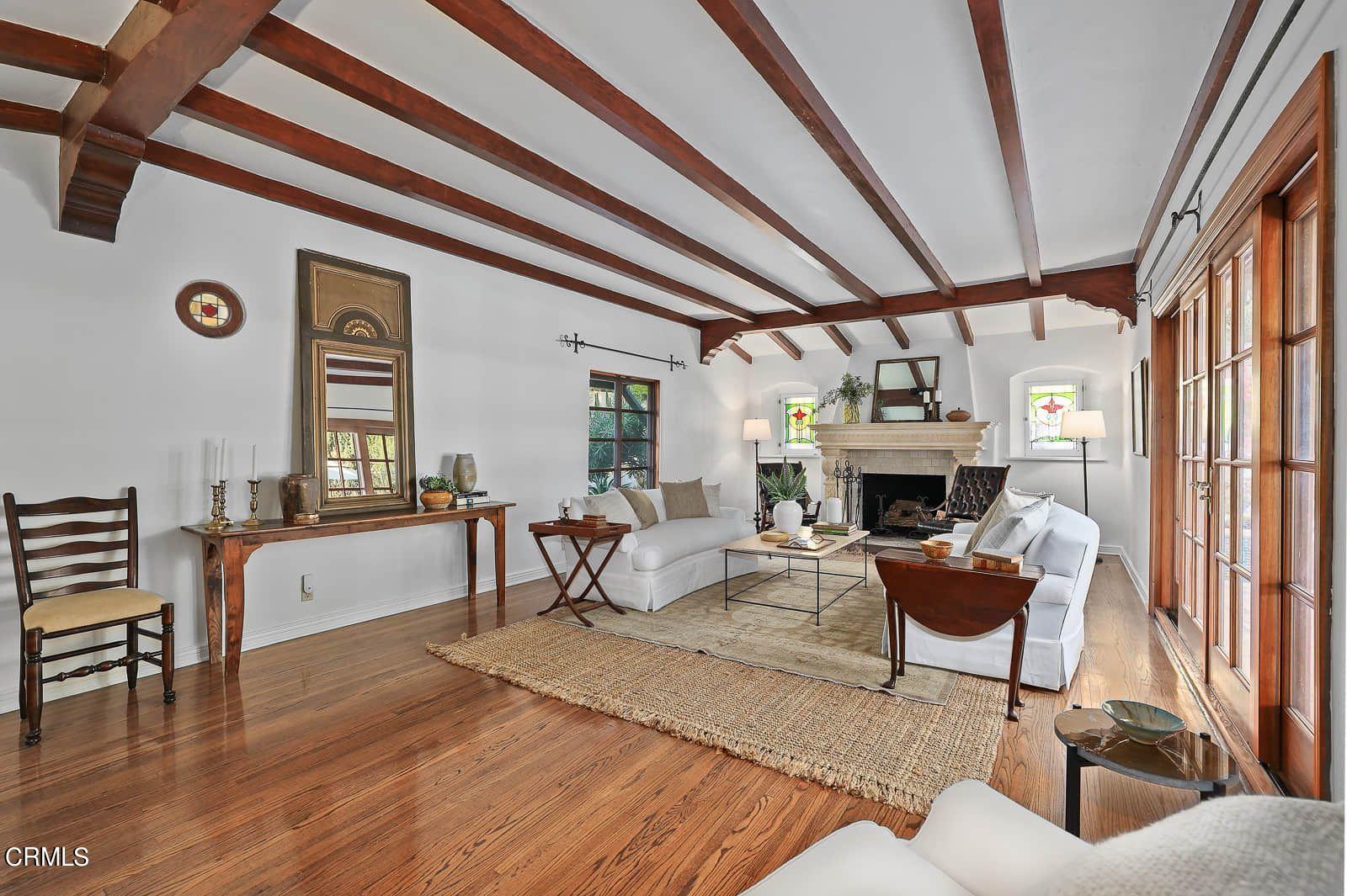 960 Rosemount Road Glendale, CA 91207 - Photo 11 of 75 Living Room North