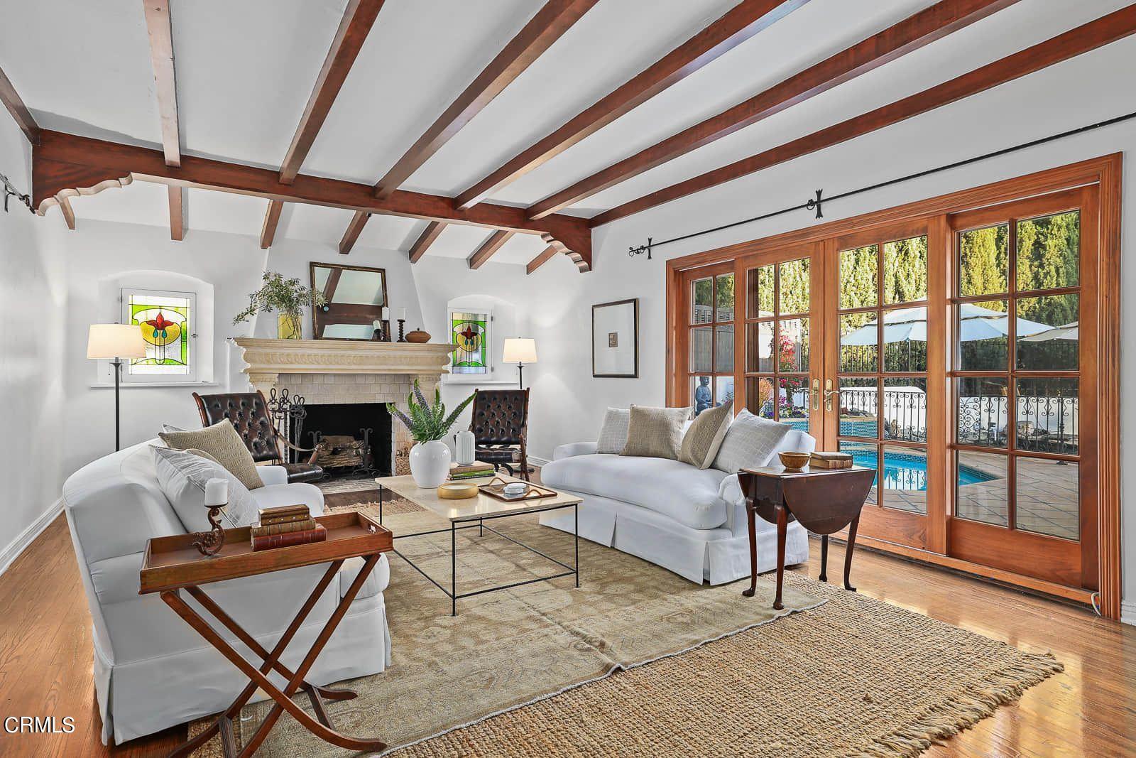 960 Rosemount Road Glendale, CA 91207 - Photo 12 of 75 Living Room South