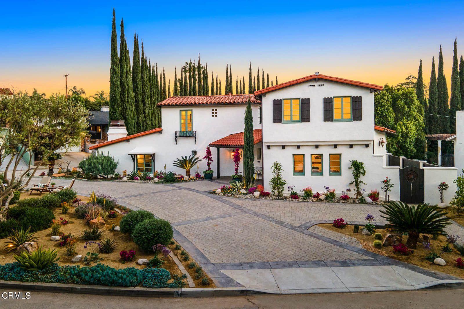 960 Rosemount Road Glendale, CA 91207 - Photo 3 of 75 Driveway Night