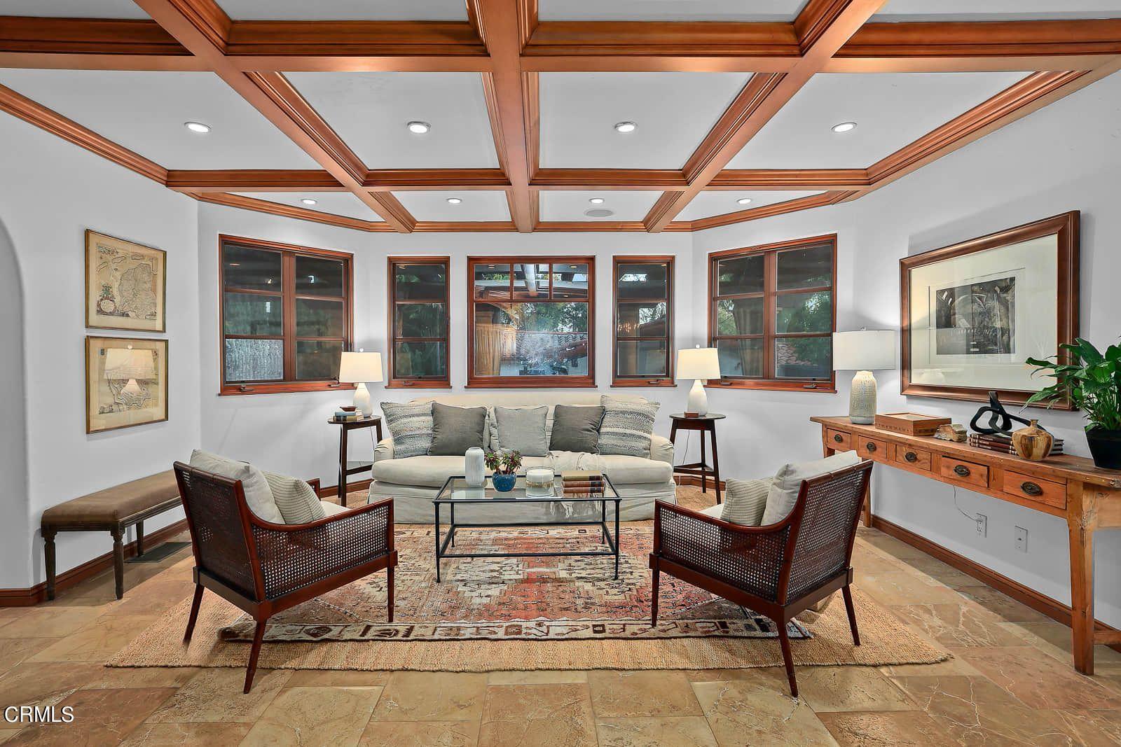 960 Rosemount Road Glendale, CA 91207 - Photo 24 of 75 Entertainment Room