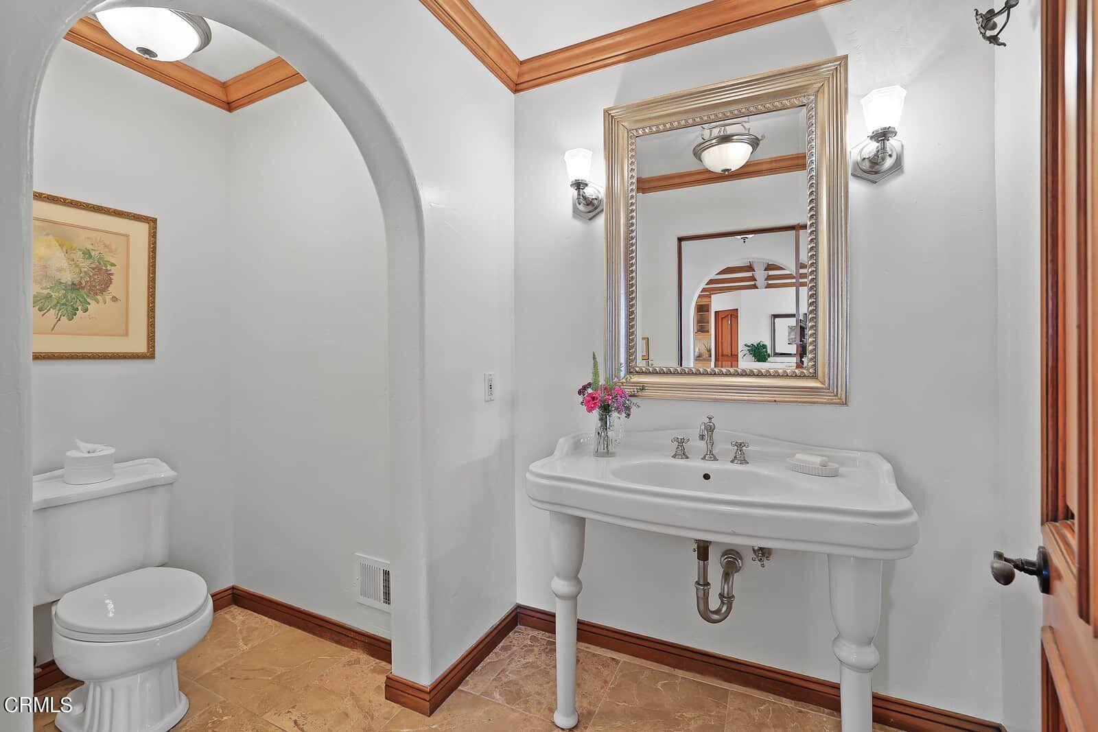 960 Rosemount Road Glendale, CA 91207 - Photo 26 of 75 Powder Bath