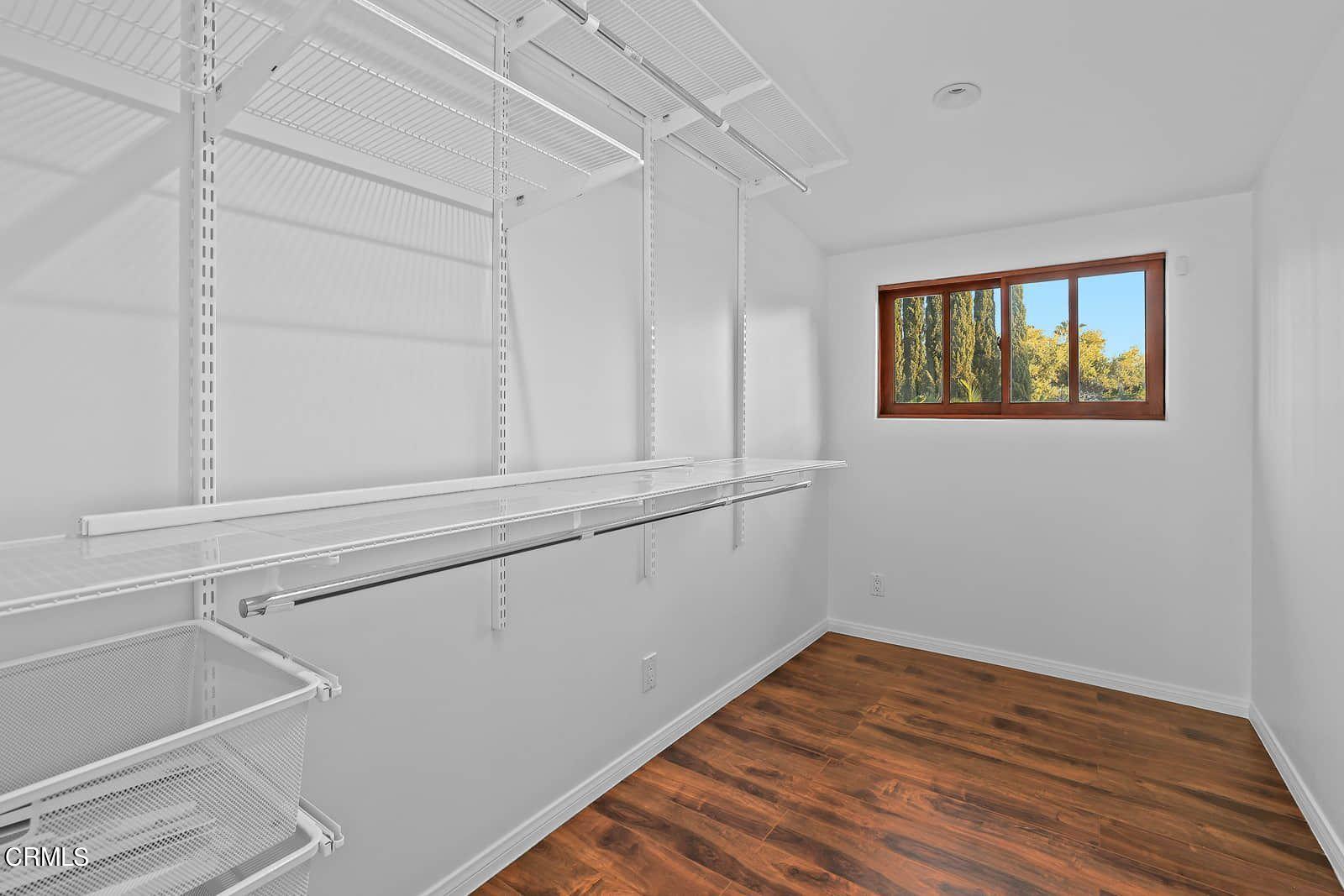 960 Rosemount Road Glendale, CA 91207 - Photo 43 of 75 Bedroom 3