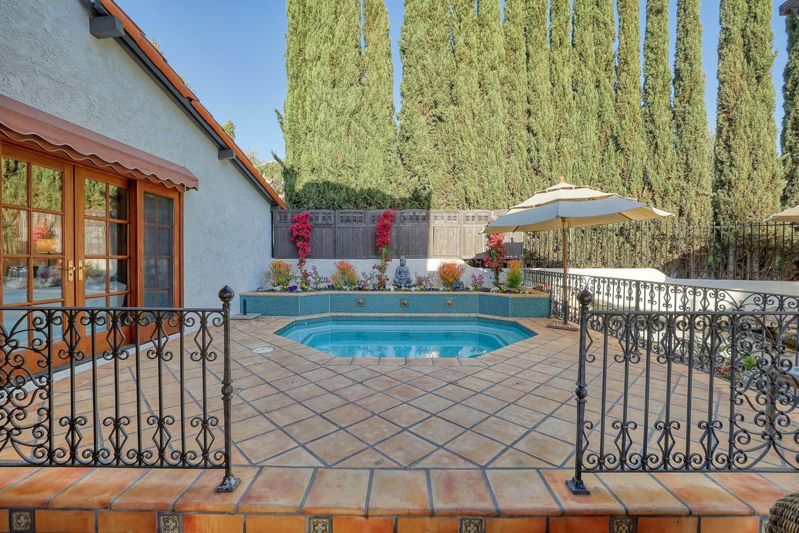 960 Rosemount Road Glendale, CA 91207 - Photo 56 of 75 Jaccuzi Day