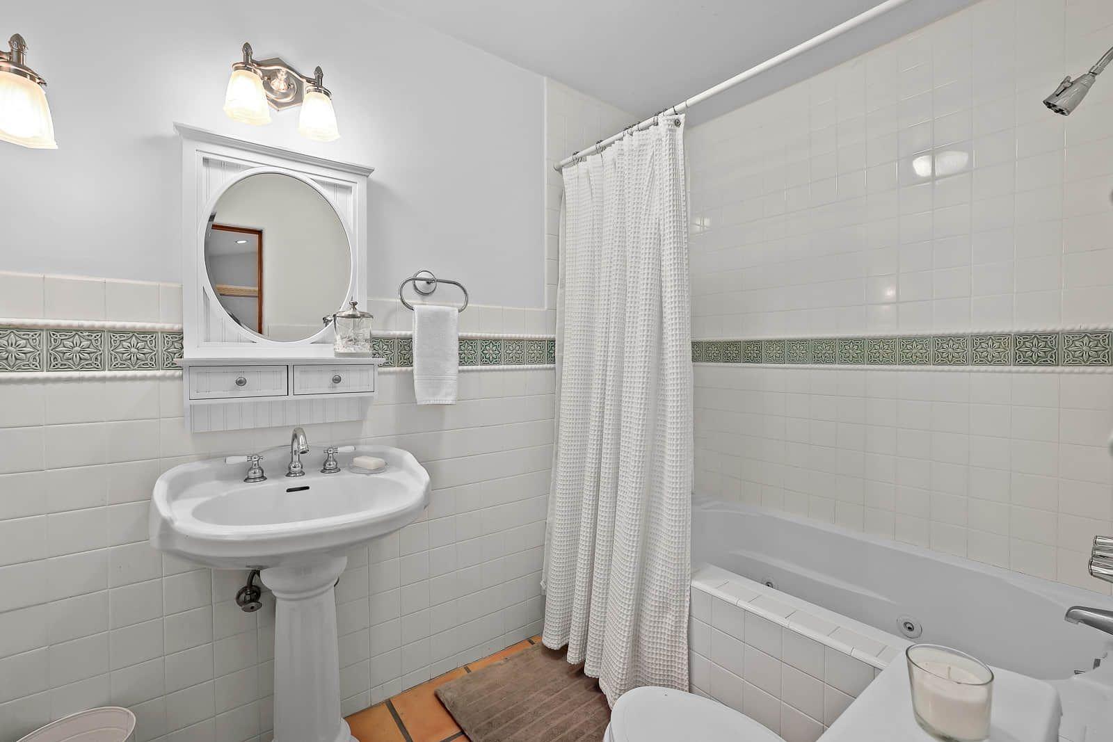 960 Rosemount Road Glendale, CA 91207 - Photo 66 of 75 Casita Bath