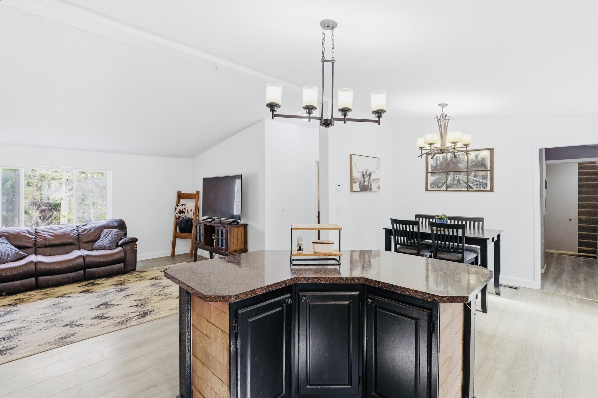 8601 West Crosscut Road Deer Park, WA 99006 - Photo 7 of 48 Gallery Image 7