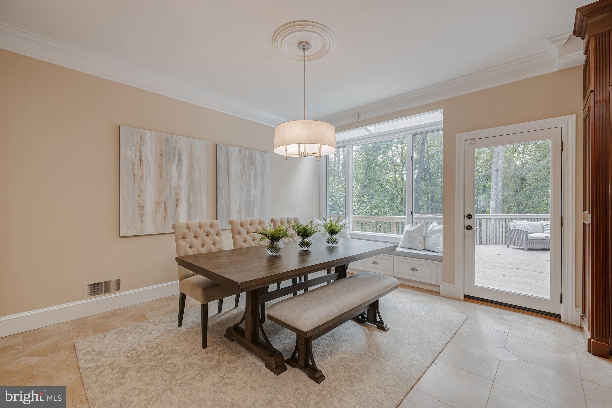 685 Potomac River Road McLean, VA 22102 - Photo 17 of 60 Breakfast Room w/ access to Backyard Deck