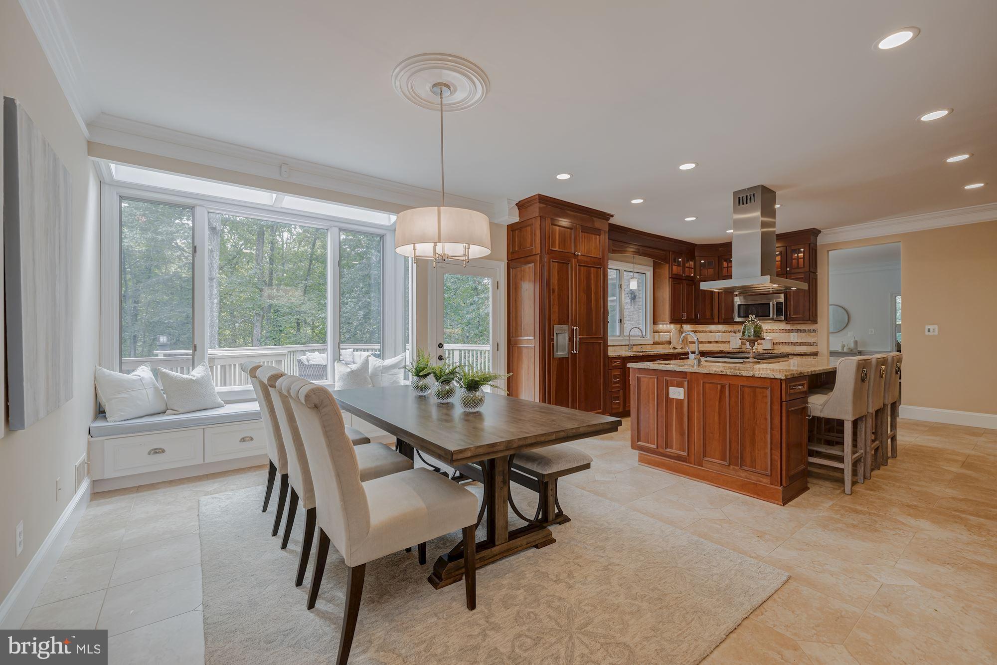 685 Potomac River Road McLean, VA 22102 - Photo 18 of 60 Breakfast Room