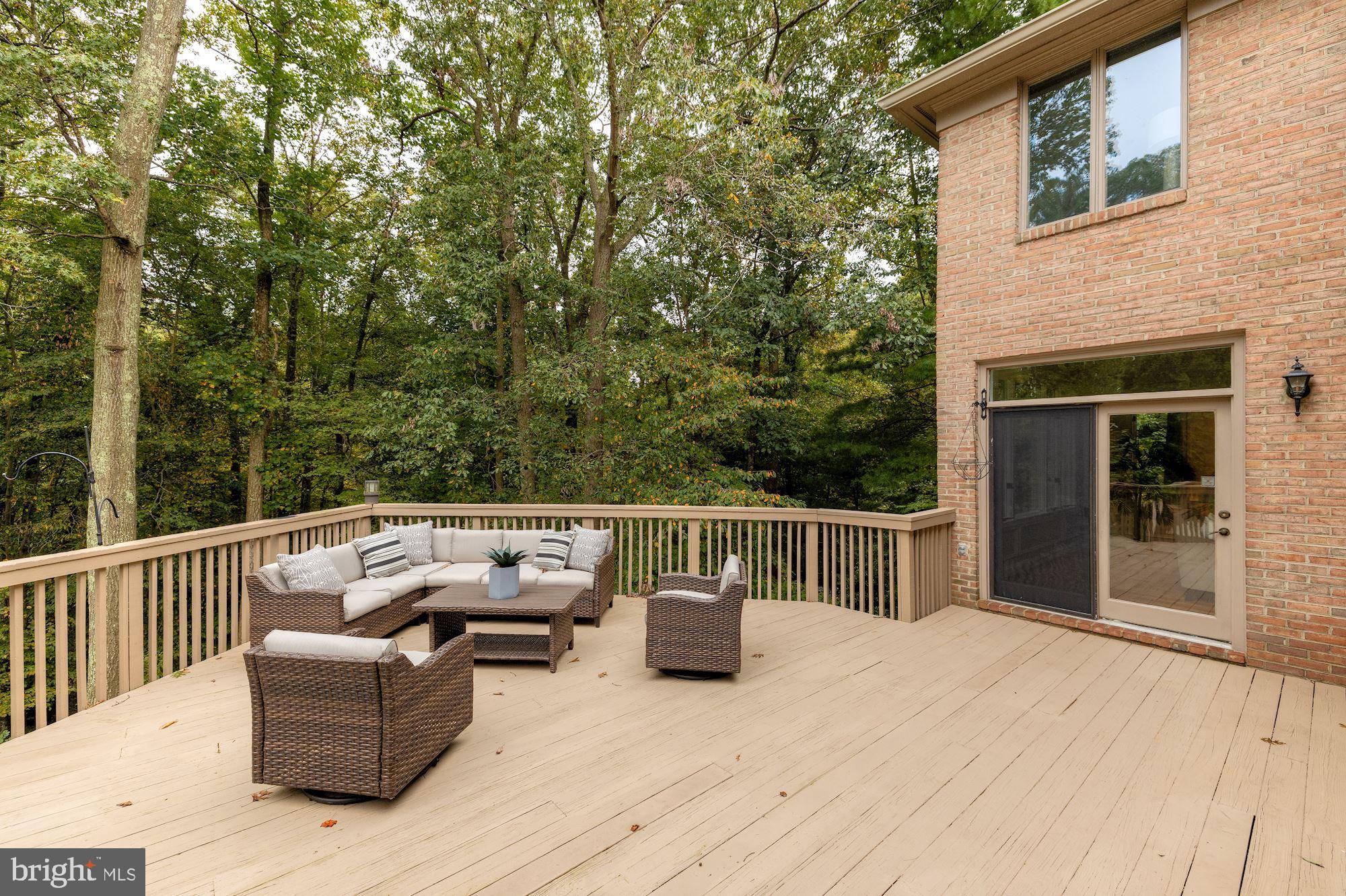 685 Potomac River Road McLean, VA 22102 - Photo 20 of 60 Expansive Backyard Deck