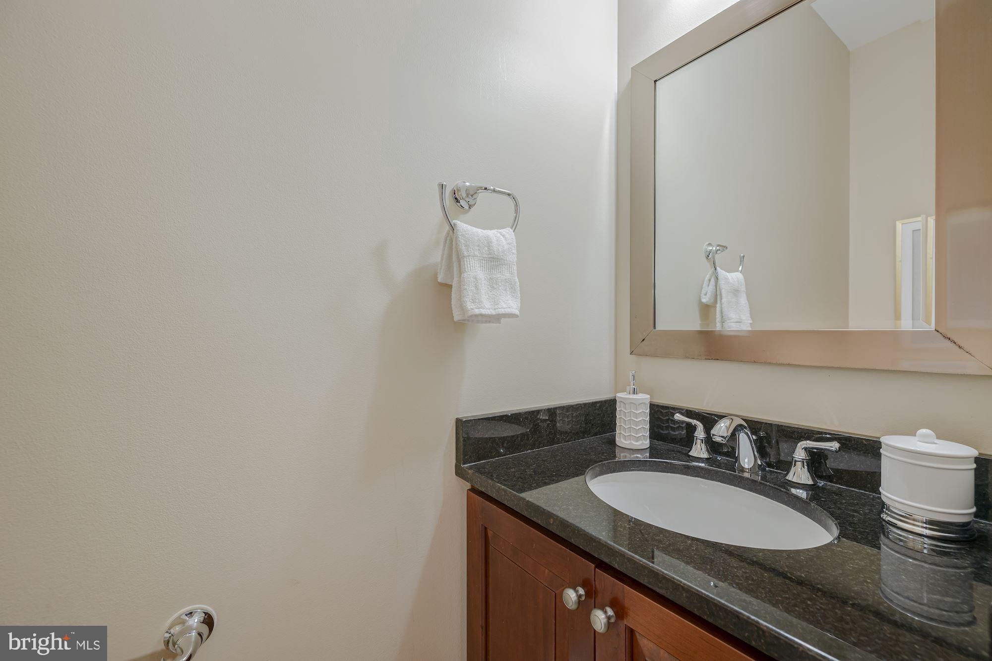 685 Potomac River Road McLean, VA 22102 - Photo 25 of 60 1 of 2 Powder Rooms