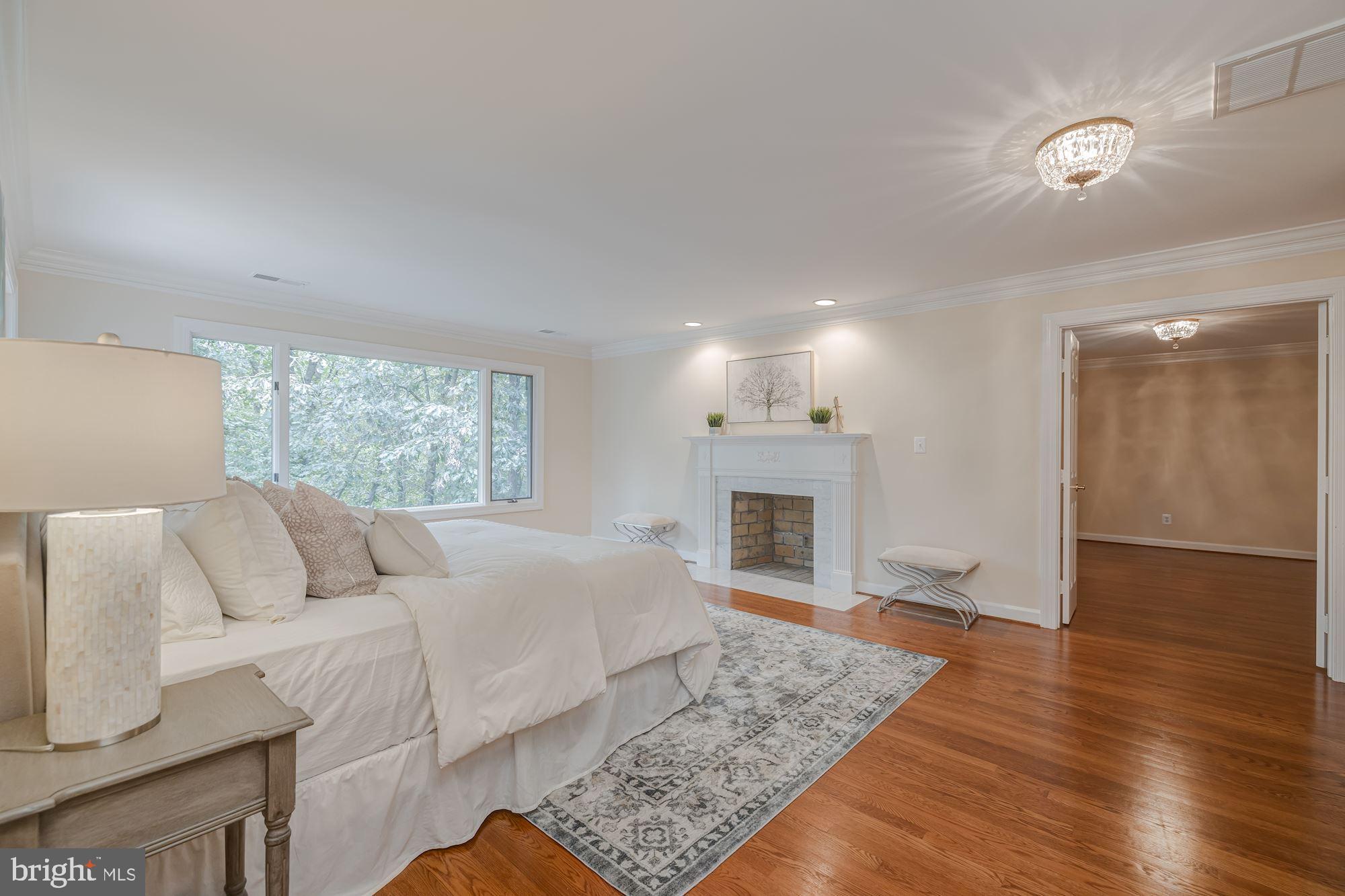 685 Potomac River Road McLean, VA 22102 - Photo 28 of 60 Primary Bedroom Suite