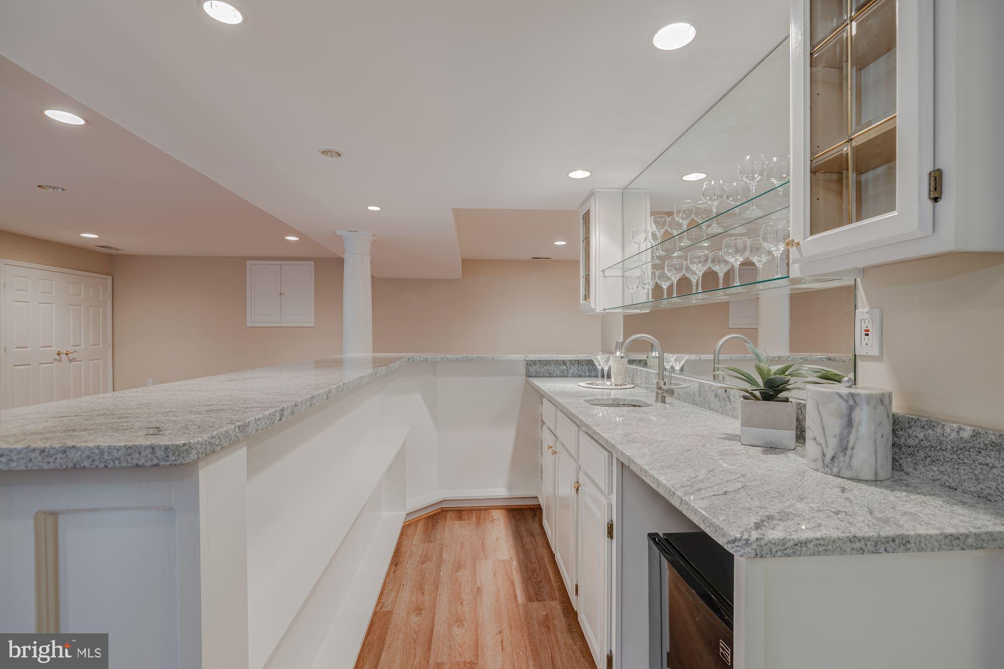 685 Potomac River Road McLean, VA 22102 - Photo 47 of 60 Wet Bar