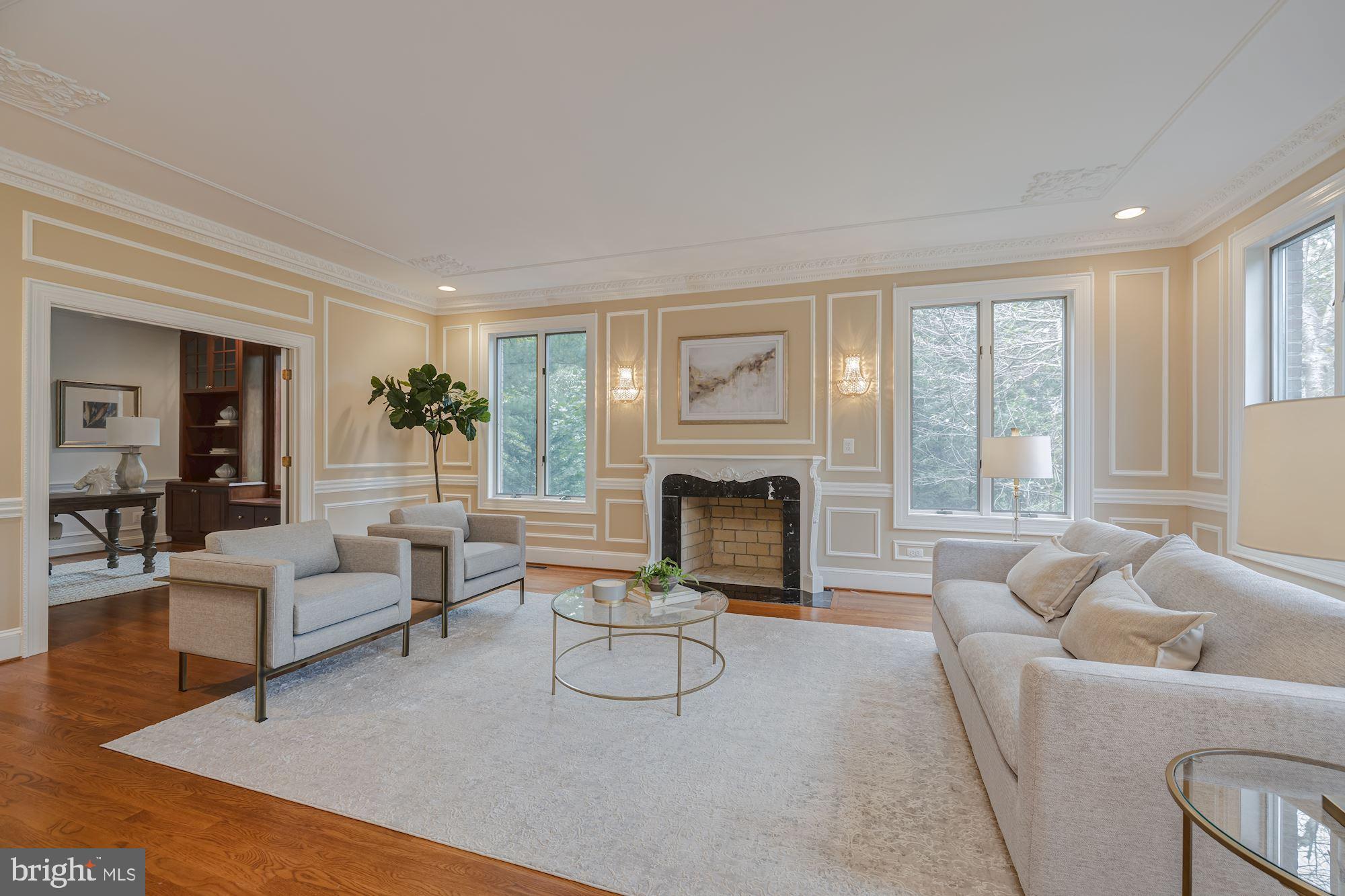 685 Potomac River Road McLean, VA 22102 - Photo 5 of 60 Living Room w/ fireplace