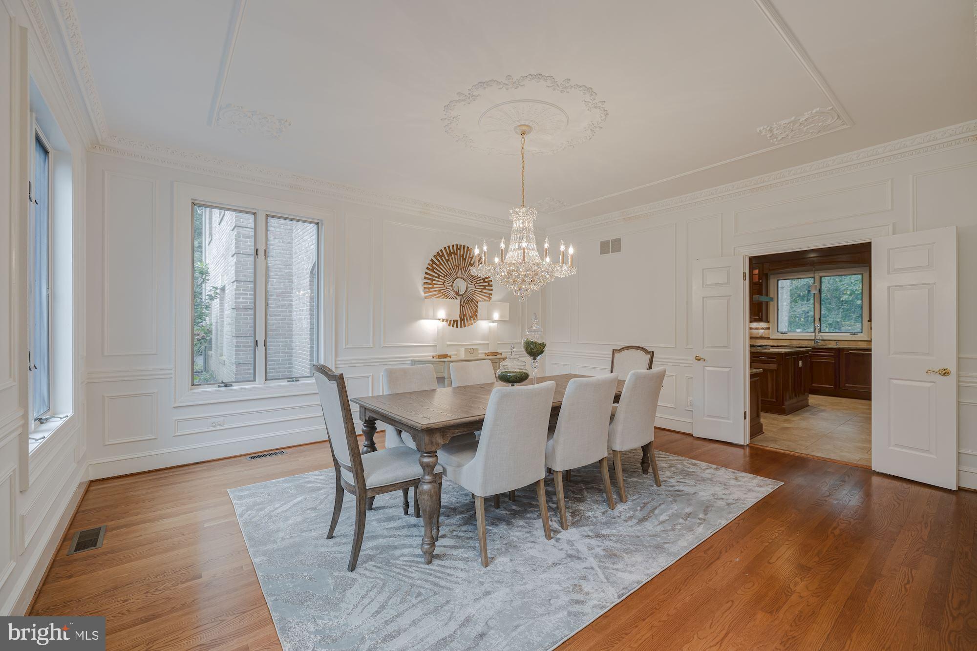685 Potomac River Road McLean, VA 22102 - Photo 7 of 60 Dining Room