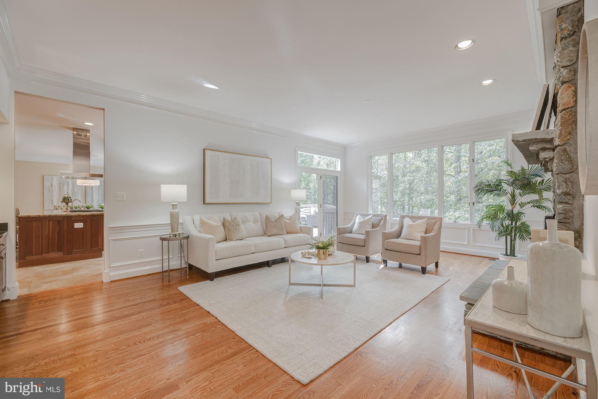 685 Potomac River Road McLean, VA 22102 - Photo 10 of 60 Family Room w/ access to Backyard Deck
