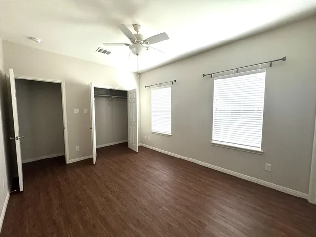 $1,450 | 905 B Crockett Street, Lockhart, TX 78644