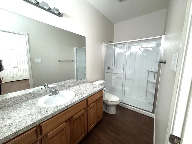 $1,450 | 905 B Crockett Street, Lockhart, TX 78644