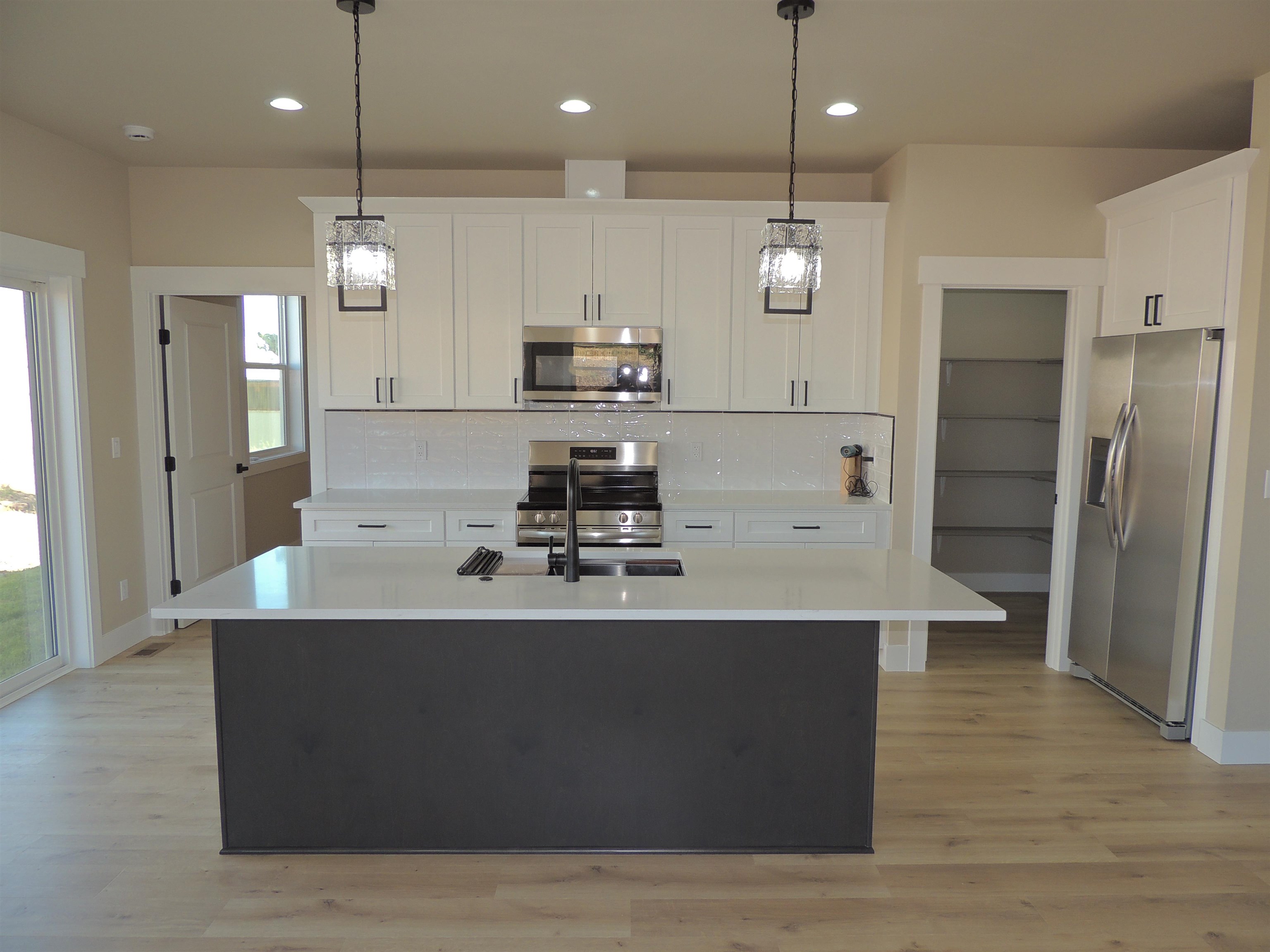 516 Southwest Alder Street Wilbur, WA 99185 - Photo 5 of 21