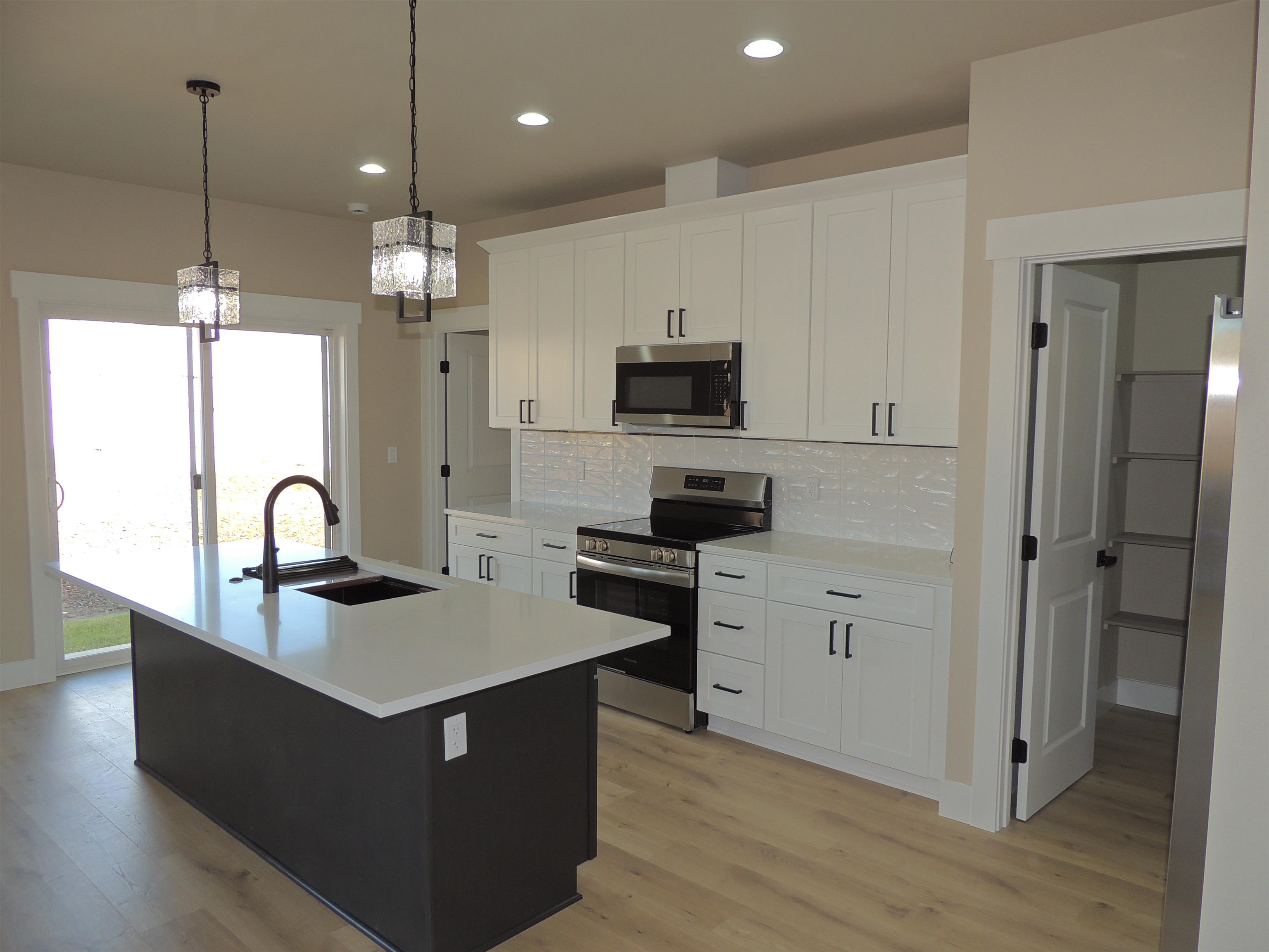 516 Southwest Alder Street Wilbur, WA 99185 - Photo 6 of 21