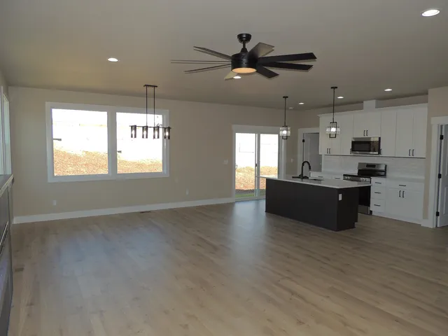 $349,000 | 516 Southwest Alder Street, Wilbur, WA 99185