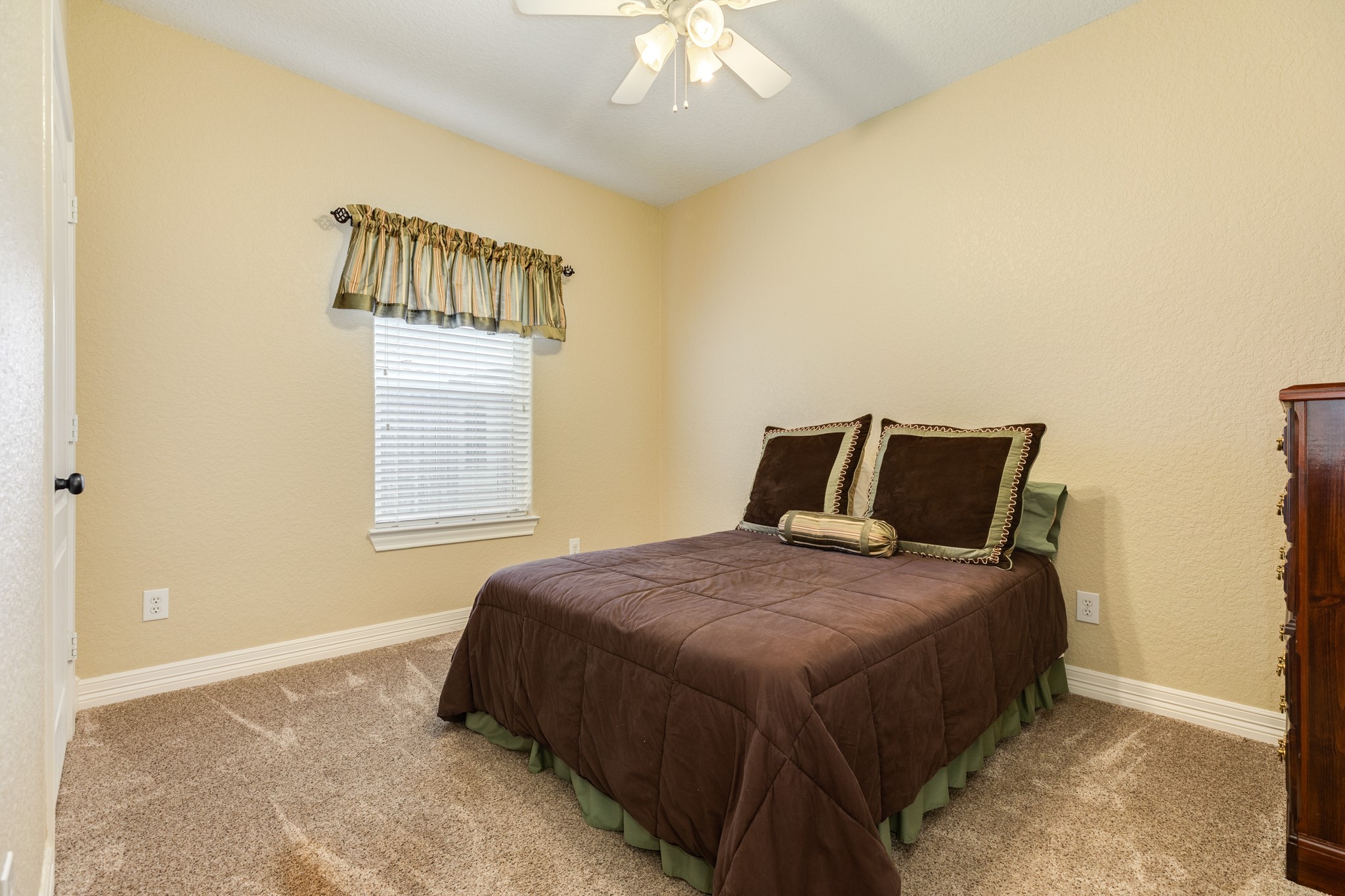 264 Lasso Street Angleton, TX 77515 - Photo 20 of 27