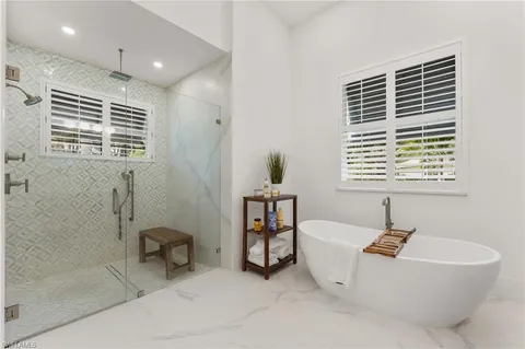 $2,695,000 | 2274 Hawksridge Drive, Naples, FL 34105