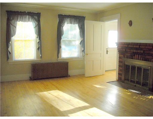 95 Sweden Road Bridgton, ME 04009 - Photo 3 of 25 Living Room.