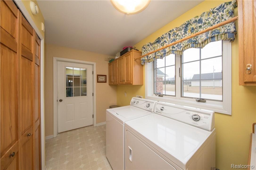 4352 North Oak Road Davison, MI 48423 - Photo 32 of 70 LaundryRoom2.jpg