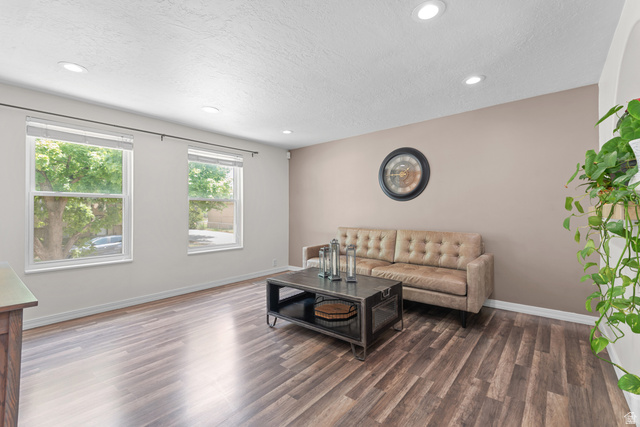 9890 Tonya Drive Sandy, UT 84070 - Photo 9 of 32