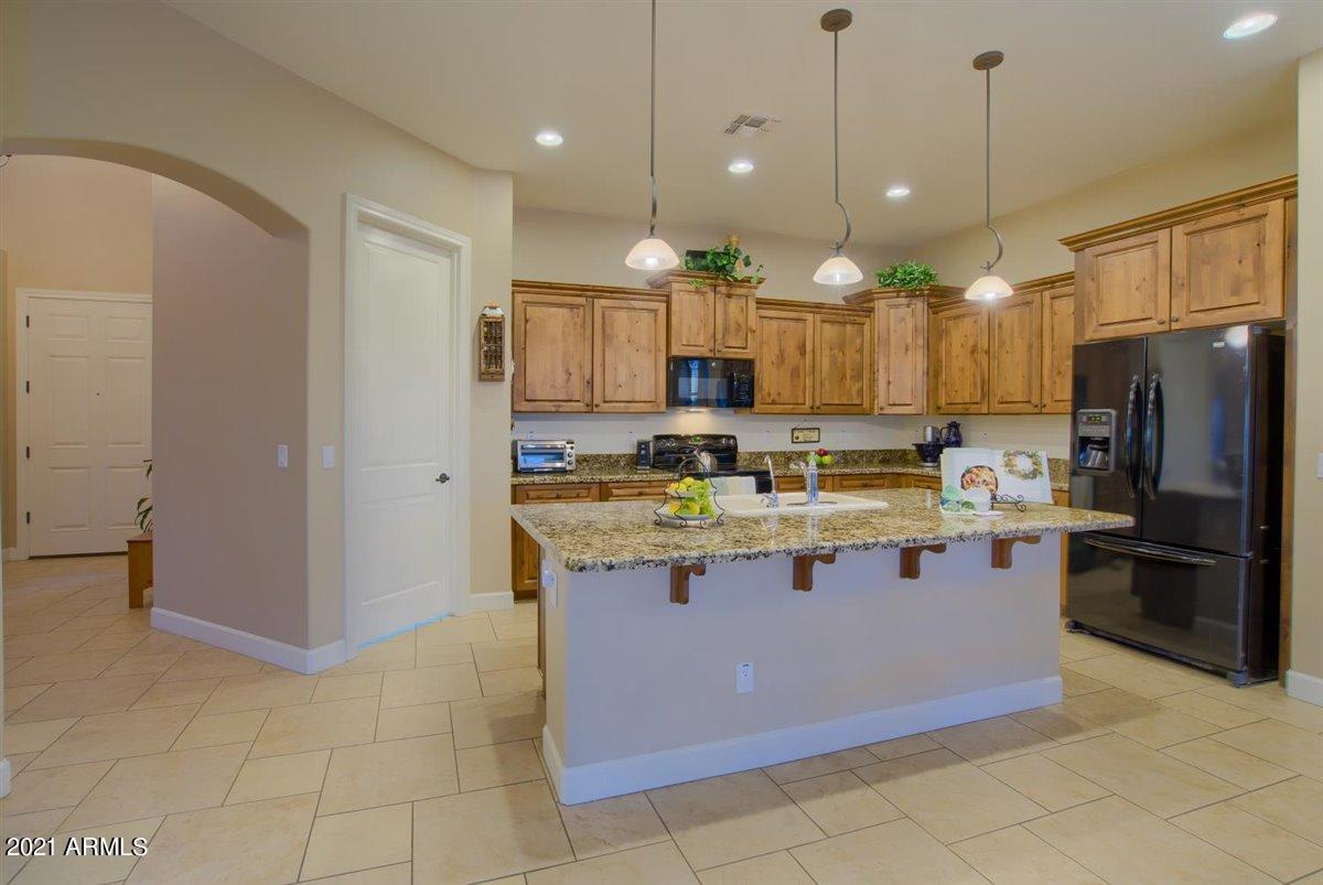 15830 West Berkeley Road Goodyear, AZ 85395 - Photo 9 of 43 08-Kitchen