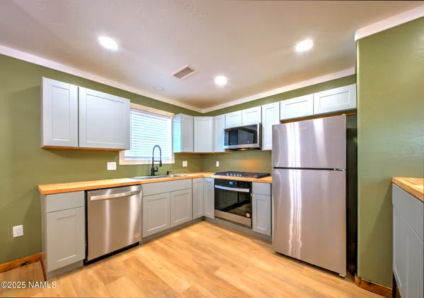 $339,000 | 1011 North Apache Avenue, Winslow, AZ 86047