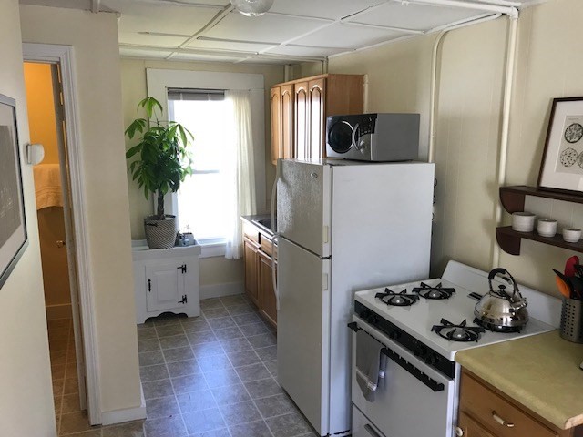 697 Main Street, Unit 4 Amherst, MA 01002 - Photo 3 of 5