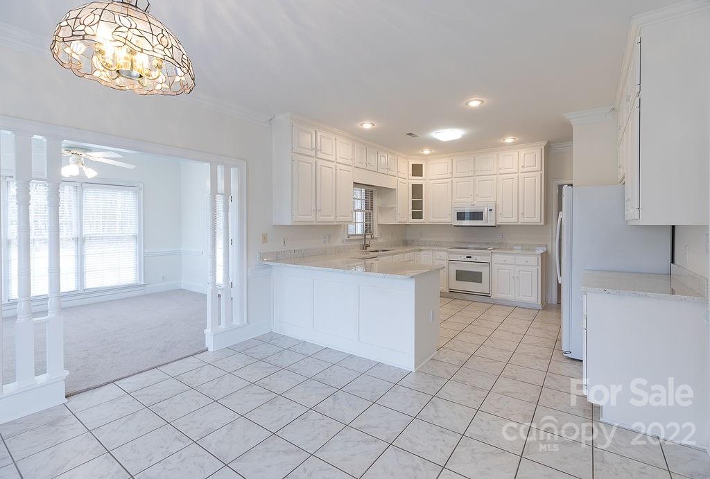 13956 Idlewild Road Matthews, NC 28105 - Photo 9 of 46 Gallery Image 9