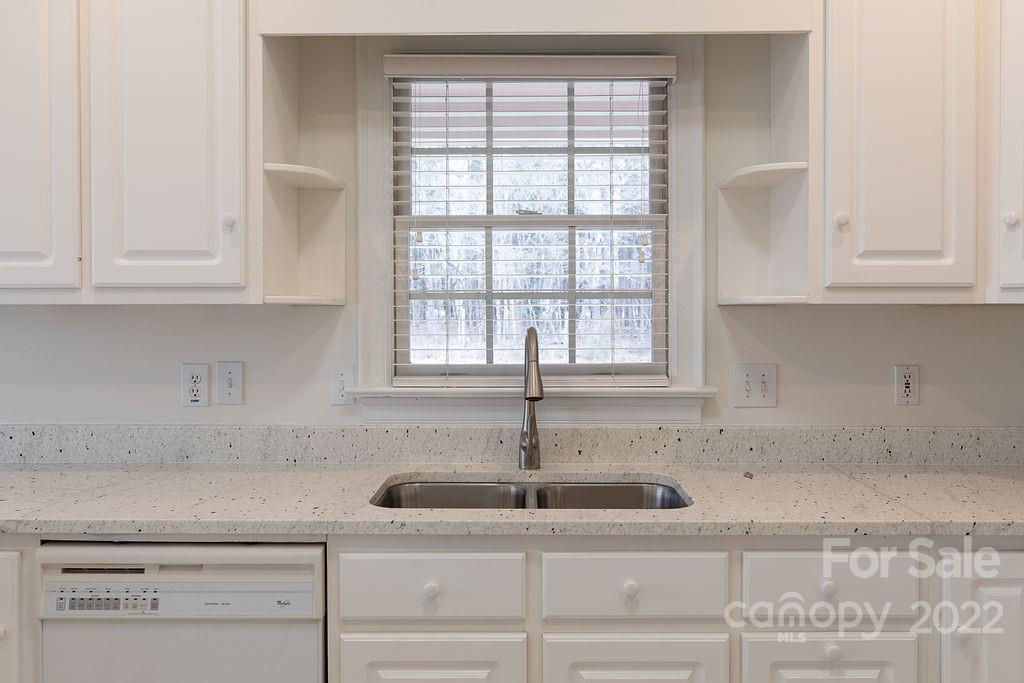 13956 Idlewild Road Matthews, NC 28105 - Photo 10 of 46 Gallery Image 10