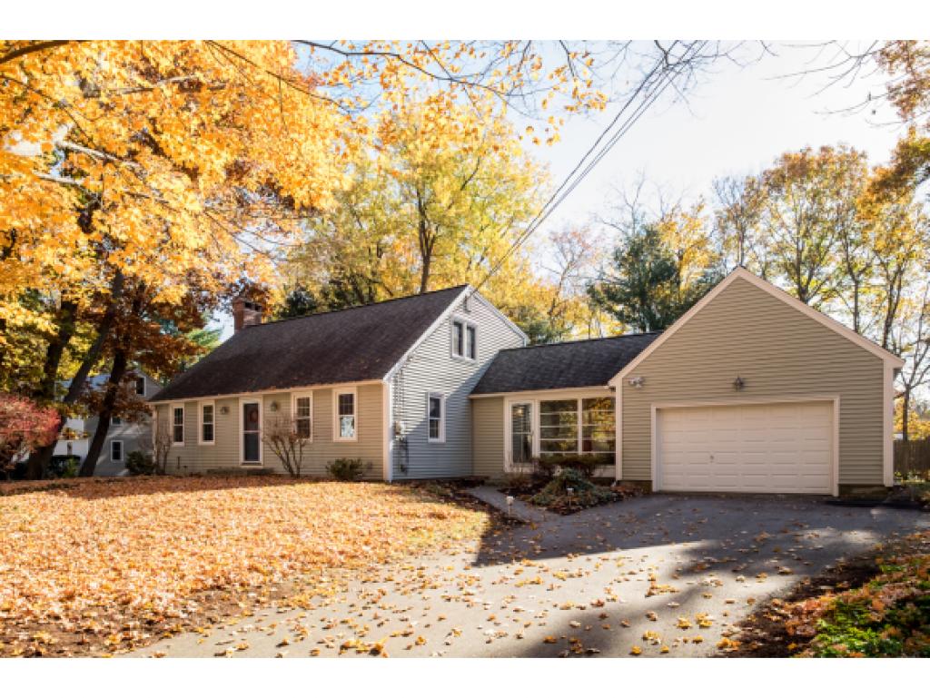 6 Hampshire Road North Hampton, NH 03862 - Photo 2 of 33