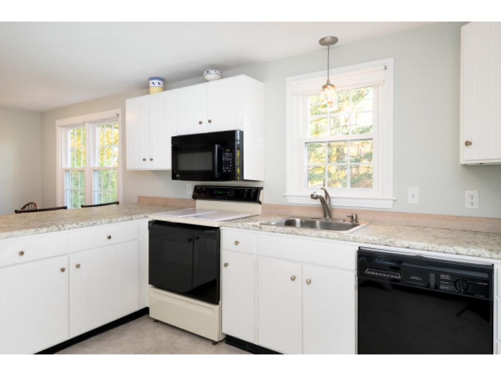 6 Hampshire Road North Hampton, NH 03862 - Photo 14 of 33