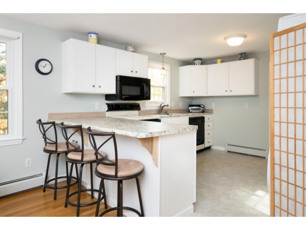 6 Hampshire Road North Hampton, NH 03862 - Photo 3 of 33