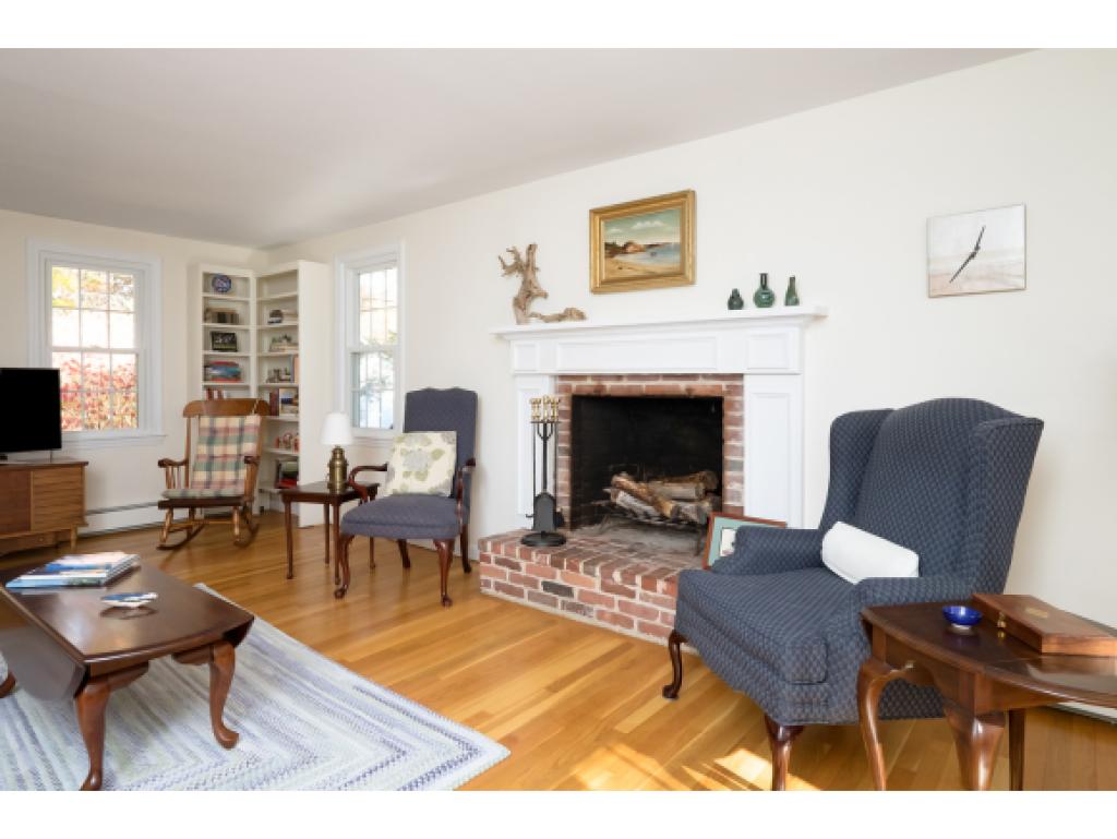 6 Hampshire Road North Hampton, NH 03862 - Photo 4 of 33