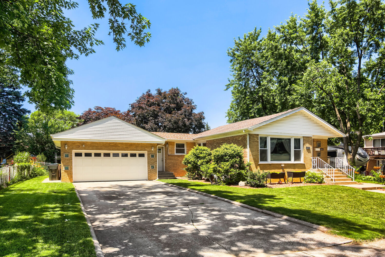 10636 Mason Avenue Chicago Ridge, IL 60415 - Photo 1 of 27 Gallery Image 1