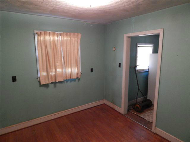 2715 Cove Road Roanoke, VA 24017 - Photo 2 of 8 Master Bedroom (2)